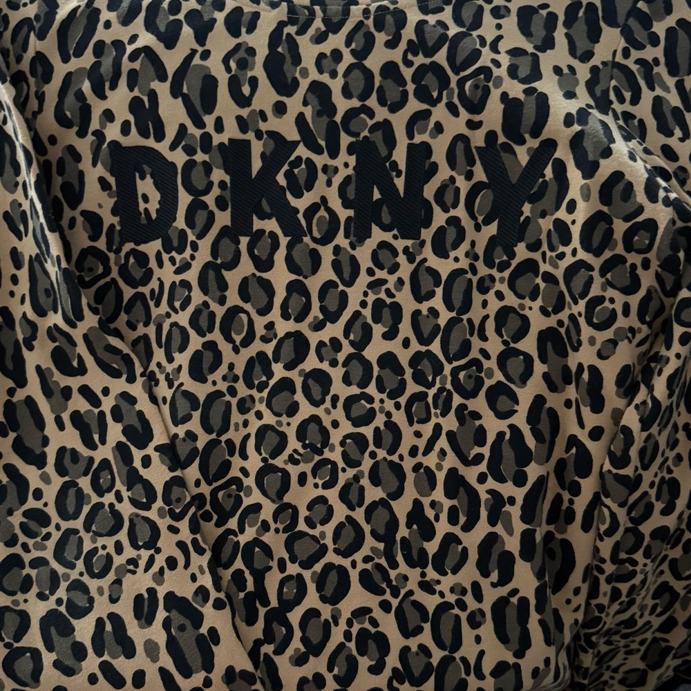 DKNY Leopard Print sweatshirt in Tan and Black. Size small worn literally once!!